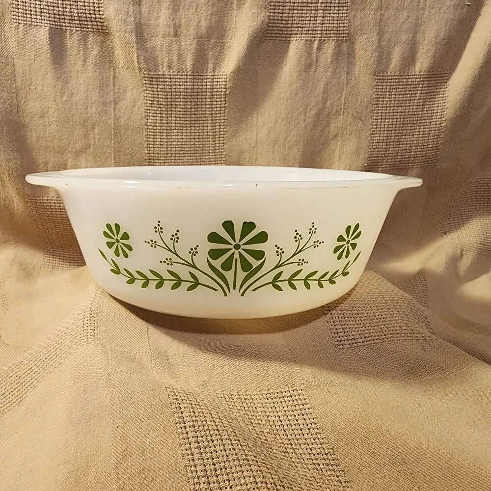 Vintage Glasbake J-2600 Casserole Dish 1.5 Qt Green Daisy Milk Glass USA #82 EUC